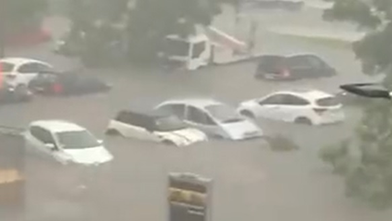 esőzés áradás Franciaország Gard 