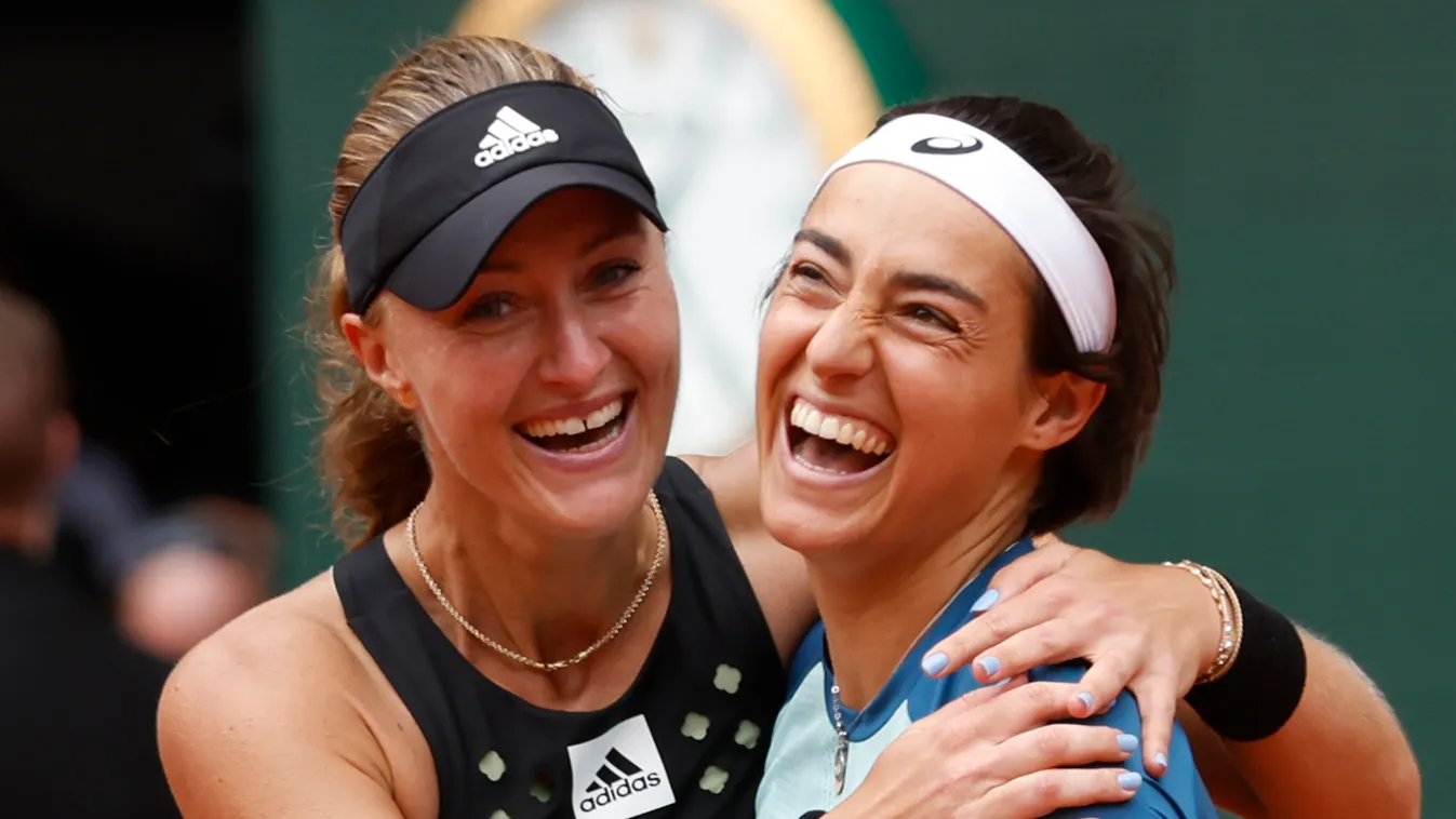 GARCIA, Caroline; PEGULA, Jessica; GAUFF, Cori; MLADENOVIC, Kristina Párizs, 2022. június 5.
A francia Caroline Garcia (j) és Kristina Mladenovic ünnepel, miután győztek az amerikai Coco Gauff és Jessica Pegula ellen a francia nemzetközi teniszbajnokság n