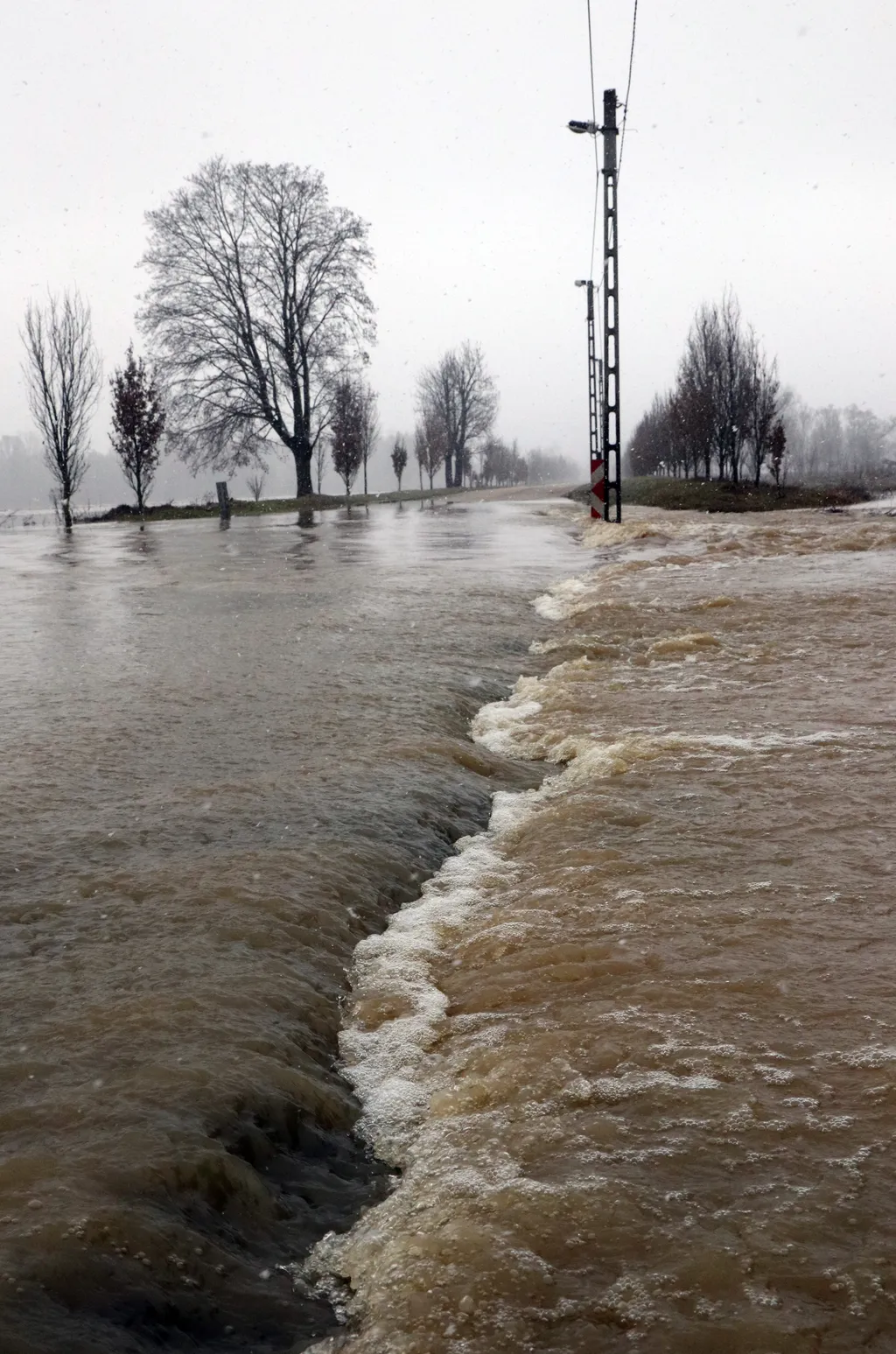 Utakat zártak le Borsodban a Sajó áradása miatt, galéria, 2021.02.09. 