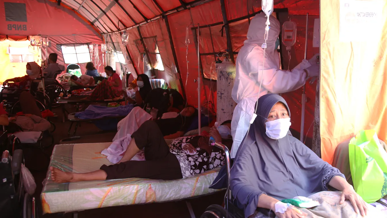 Indonesia set up emergency tents to treat Covid-19 patients 2021,Bekasi,Chasbullah Abdulmajid Regional General Hospital,Covi Horizontal 