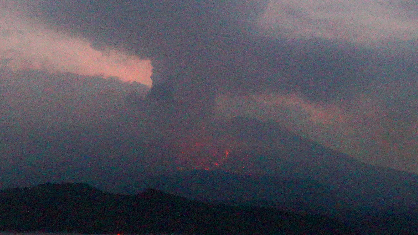 Sakurajima erupts in Kagoshima, Japan DIS disaster Mt eruption volcanic activity emit fire LIF lifestyle life magma Horizontal MOUNTAIN VOLCANO ROCK GAS 