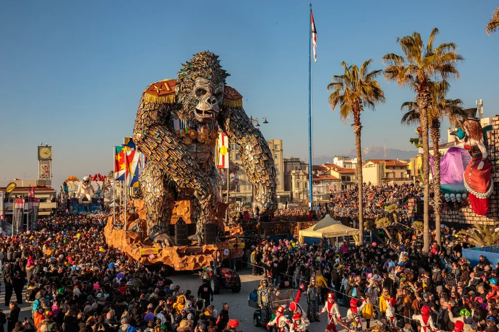VIAREGGIO, karnevál, felvonulás, Olaszország, 150 éves hagyomány, 2023. 02. 07., február 4-től 25-ig 