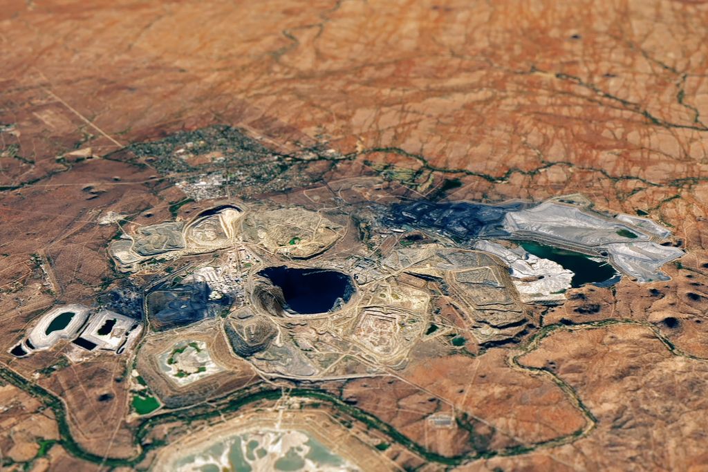 South Africa’s Largest Open-Pit Mine
gyémánt bánya Dél-Afrika
14. Experience The South African Diamond Mine - Dél-afrikai gyémántbányák felfedezése 