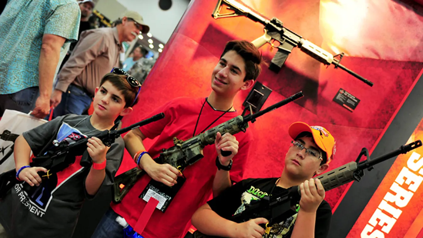 amerikai fegyverlobbi, a legnagyobb fegyerszövetségnek (NRA)konvenciója houstonban