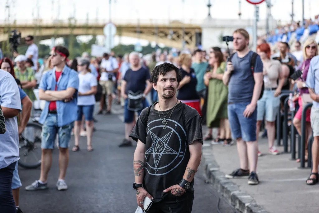 MZP, Márki-Zay Péter, tüntetés, tiltakozás, Jászai Mari tér, Budapest, KATA változás, KATA adó, KATA 