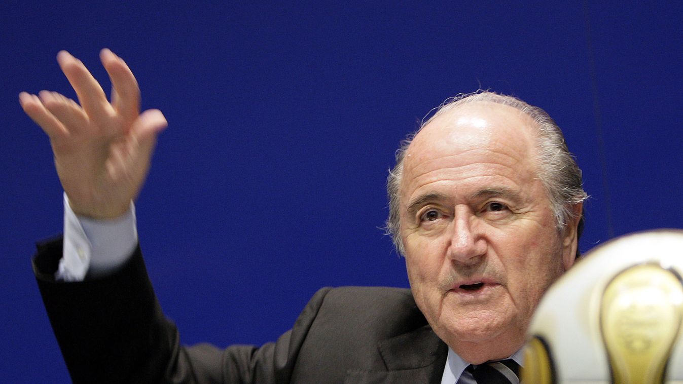 FLB-WC2010-FIFA-BLATTER-LATAM-ALTITUDE HORIZONTAL SPORTS CLUB ADMINISTRATOR PORTRAIT RAISED HAND FIFA PRESS CONFERENCE SPORTS FEDERATION SOCCER BALL FOOTBALL FIFA President Sepp Blatter gestures during a press conference following a meeting of the World f