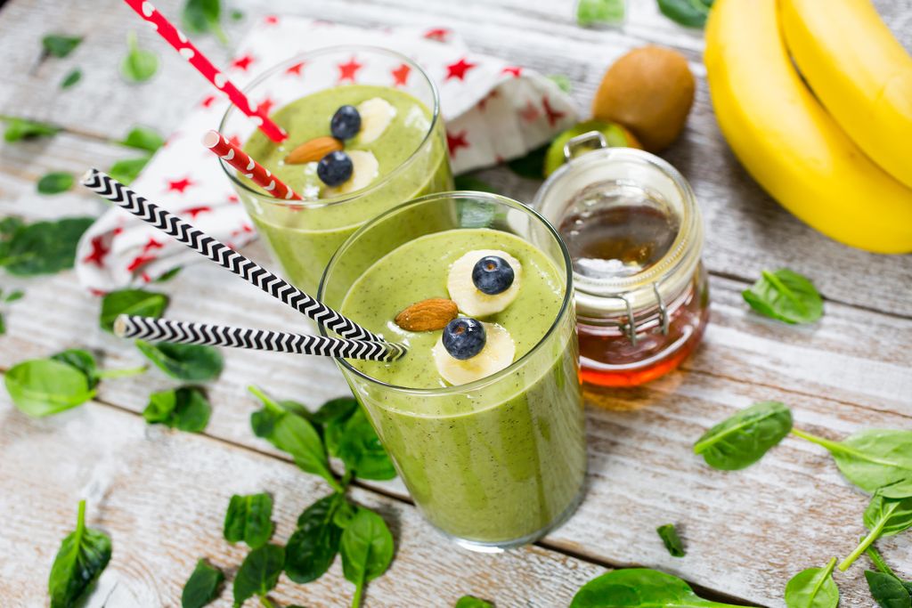 zöld turmix smoothie egészséges ital gyerekeknek 