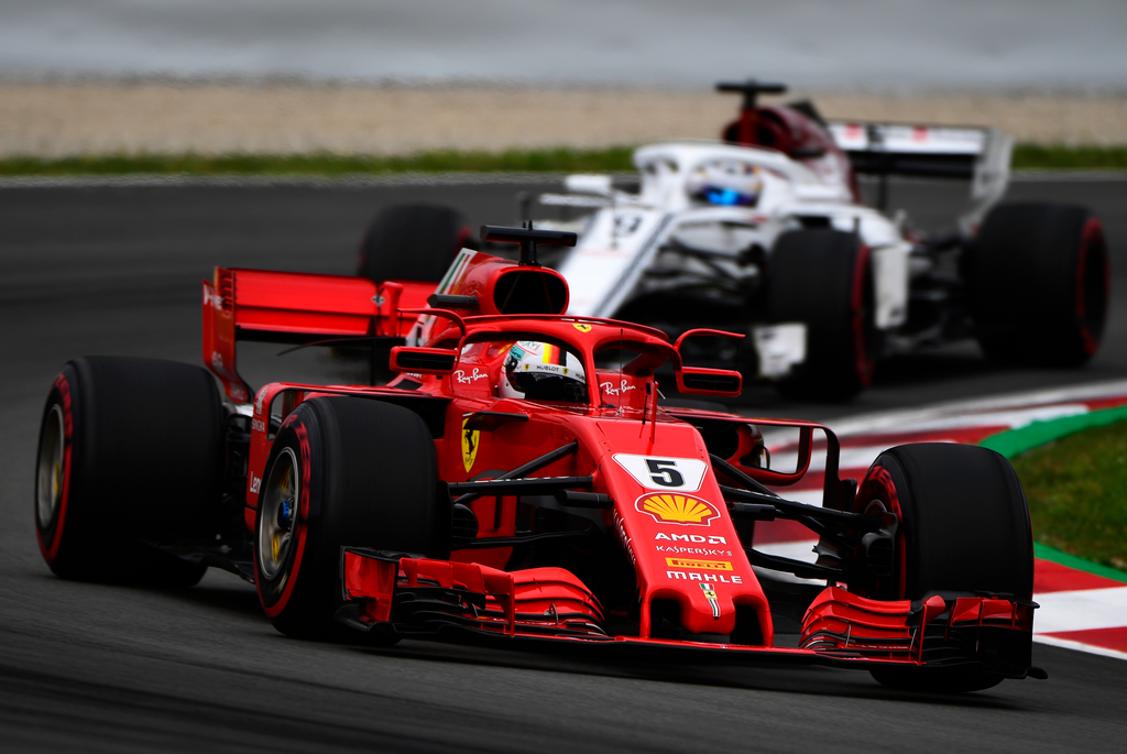 A Forma-1-es Spanyol Nagydíj szombati napja, Sebastian Vettel, Scuderia Ferrari, Marcus Ericsson, Alfa Romeo Sauber 
