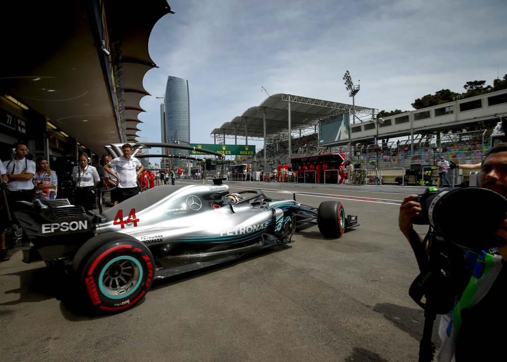 A Forma-1-es Azeri Nagydíj pénteki napja, Lewis Hamilton, Mercedes-AMG Petronas 