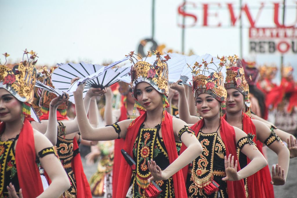 tánc, indonéz, indonézia, fesztivál, látványos, tradicionális, népviselet, lányok, lány, nők 