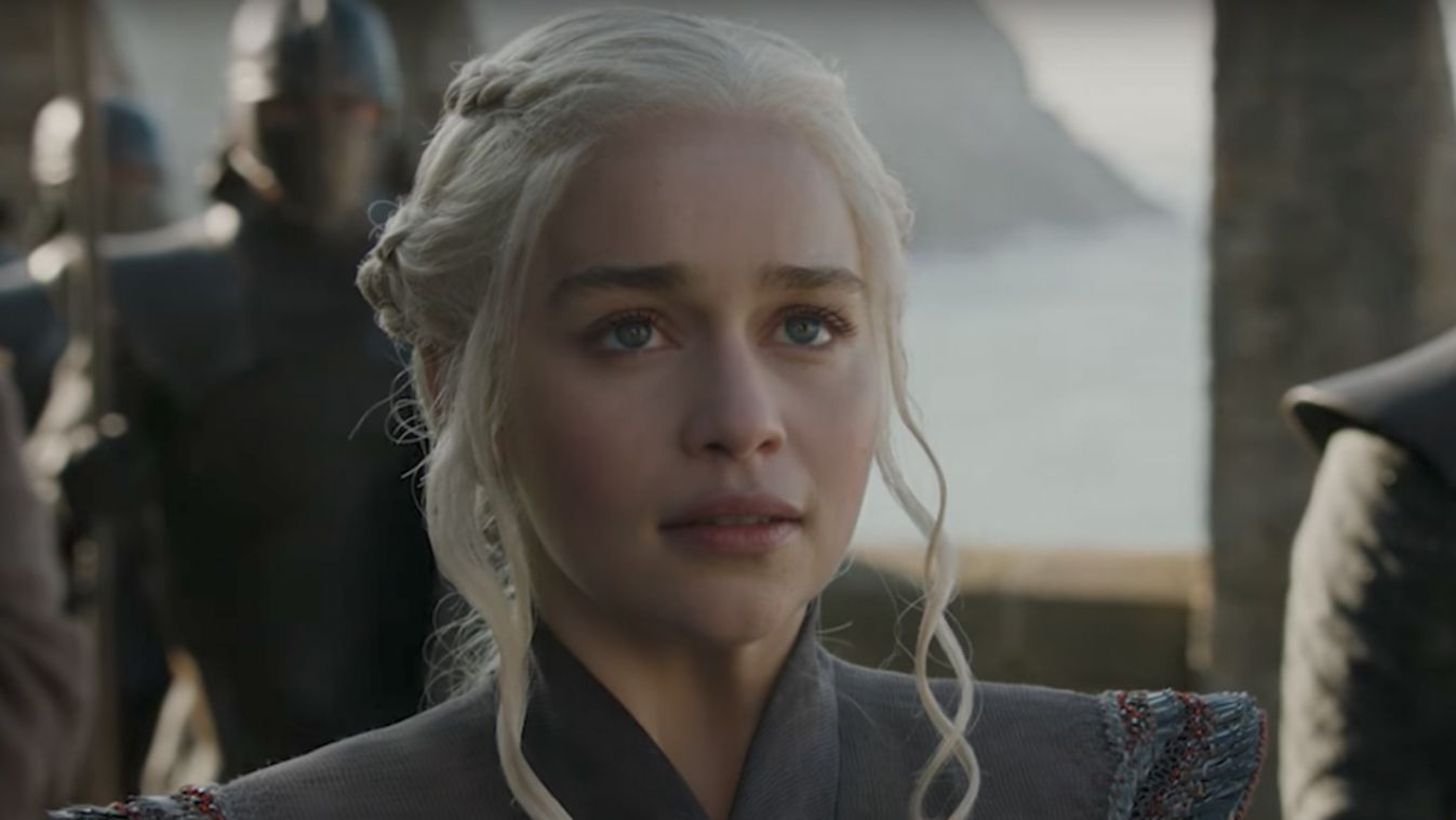 Emilia Clarke mint Daenerys a Trónok harcában 