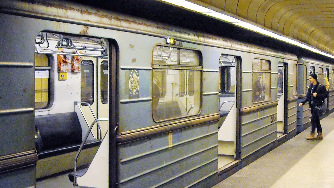 M3-as metróvonal KÖZLEKEDÉSI ESZKÖZ KÖZLEKEDÉSI LÉTESÍTMÉNY mélyállomás metró metróállomás metrószerelvény 