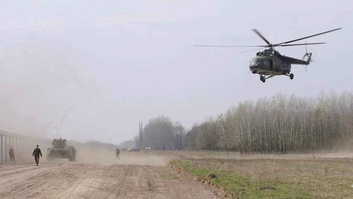 BTR-80 EGYÉB TÁRGY fa HADI FELSZERELÉS helikopter katonai helikopter katonai jármű kerítés kopasz fa KÖZLEKEDÉSI ESZKÖZ Mi-8 NÖVÉNY páncélozott harcjármű por TÁRGY 