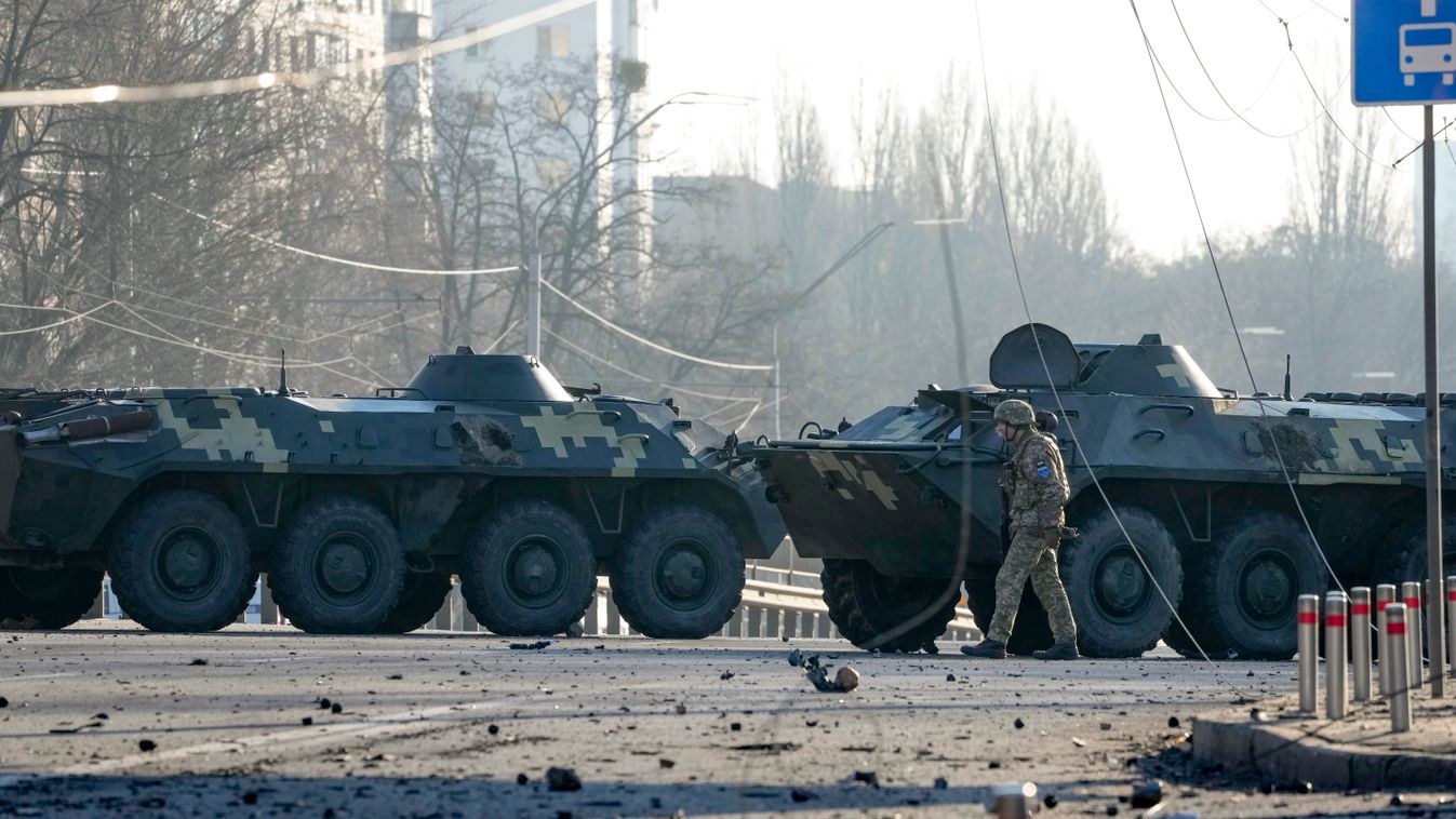 Ukrán válság 2022, ukrán, orosz, háború, Ukrajna, Kijev, katona, áncélozott jármű 