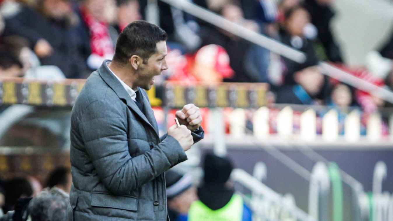 Mainz, 2015. február 7.
Dárdai Pál, a Hertha BSC ideiglenes vezetőedzője, a magyar labdarúgó-válogatott szövetségi kapitánya a kispadnál a FSV Mainz 05 és a Hertha mérkőzésén, ame 