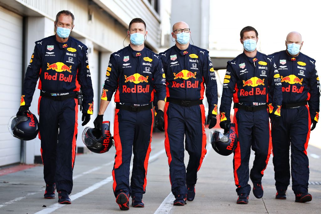 Forma-1, Red Bull Racing, szerelők, Silverstone teszt 2020 