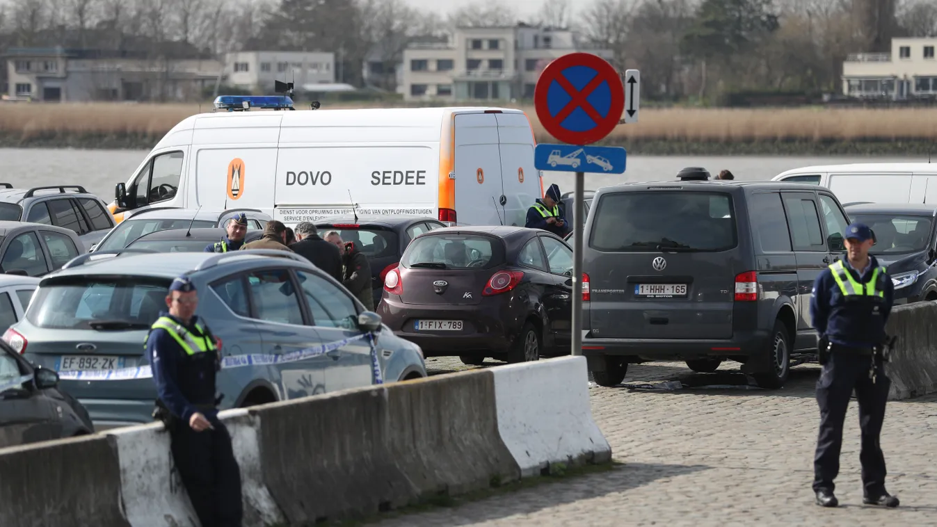 Antwerpen gyalogosok közé hajtott egy autó belga belgium 