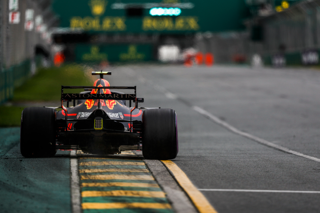 A Forma-1-es Ausztrál Nagydíj szombati napja, Max Verstappen, Red Bull Racing, nyitott DRS 