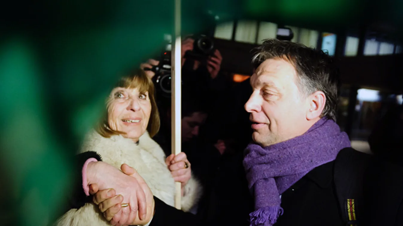 Orbán Viktor miniszterelnök (k) érkezik a Hotel Eger és Park szállodába, ahol háromnapos, zárt Fidesz-KDNP-frakcióülés kezdődik Egerben