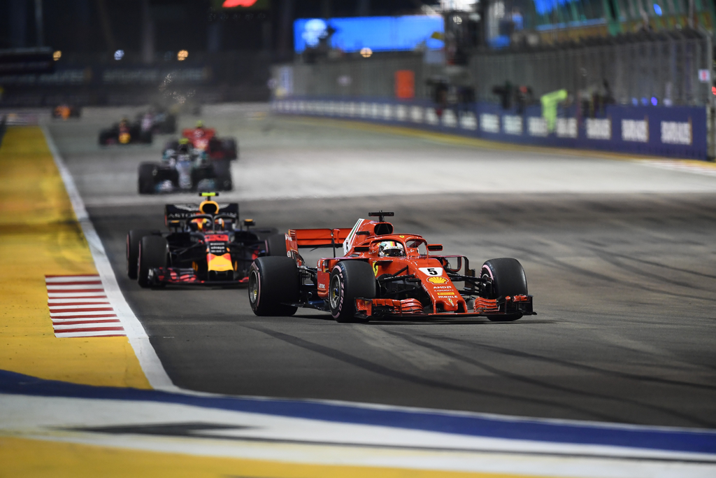 A Forma-1-es Szingapúri Nagydíj, Sebastian Vettel, Scuderia Ferrari, Max Verstappen, Red Bull Racing 