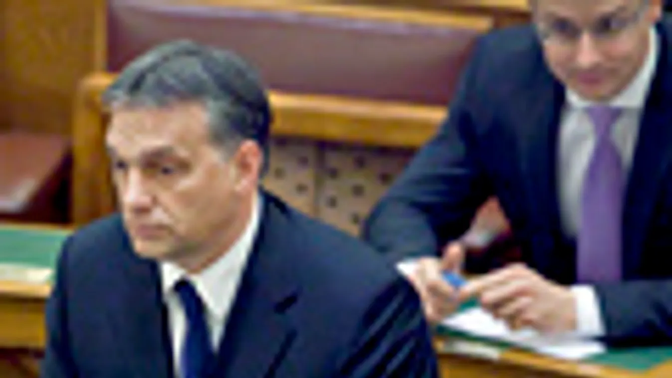 Parlament, országgyűlés, plenáris ülés, Orbán Viktor felszólal 
