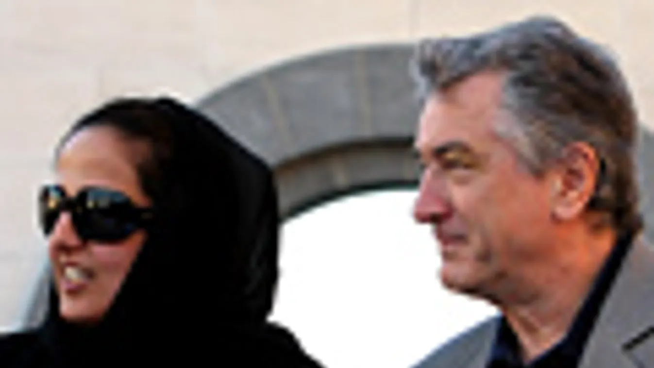 Robert De Niro és a katari emír lánya, Sheikha Al Mayassa Dohában, ahol egy filmfesztiválról tárgyaltak 2008.11.23-án