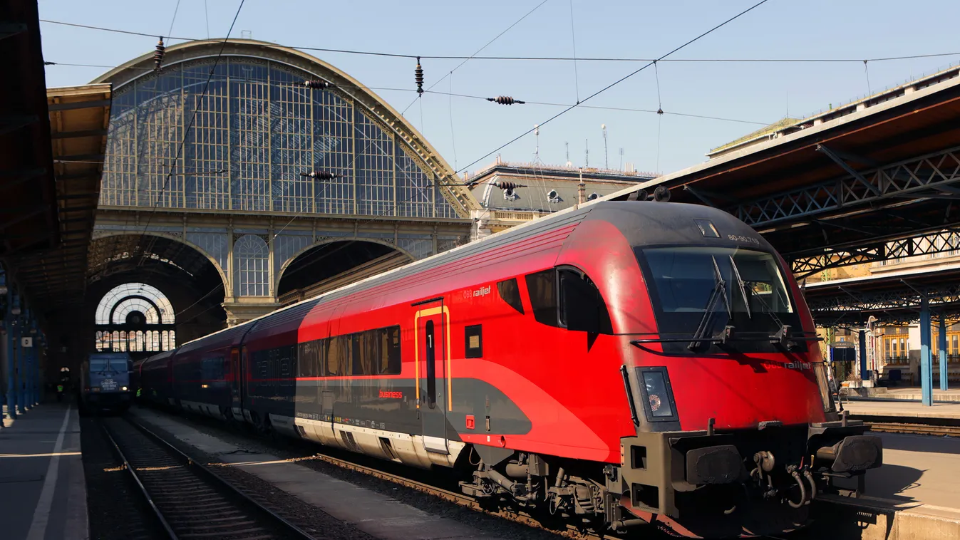 A MÁV-START Zrt. sajtótájékoztatója. Téma: a MÁV-START által az osztrák vasúttársaságtól (ÖBB) vásárolt használt vasúti személykocsik bemutatása a Keleti pályaudvaron 2015 március 18-án A MÁV-START Zrt. sajtótájékoztatója. Téma: a MÁV-START által az osztr