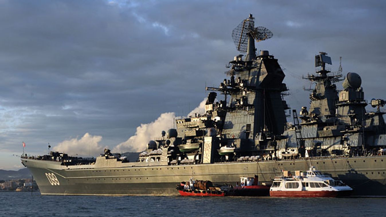 Pyotr Veliky, Pjotr Velikij, Nagy Péter, Kirov osztályú orosz csatahajó, az északi flotta zászlóshajója egy hadgyakorlat után Toulonban 