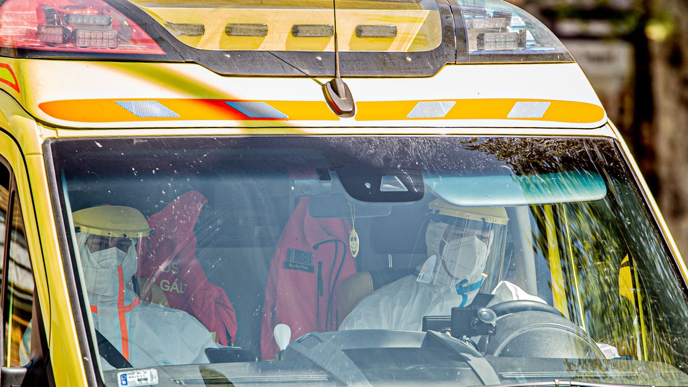 koronavírus korona vírus járvány fertőzés betegség illusztráció maszk védőruha mentő mentőautó Budapest 