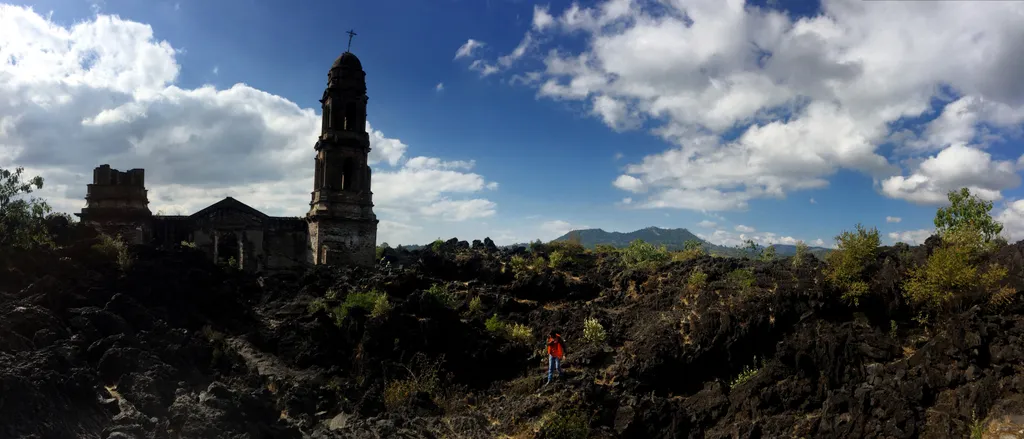 San Juan Parangaricutiru Paricutin vulkán templom Mexikó 