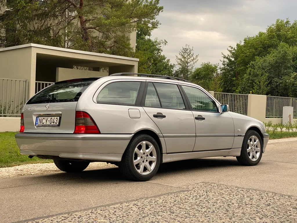 Mercedes-Benz C200 T-Modell használtautó teszt 