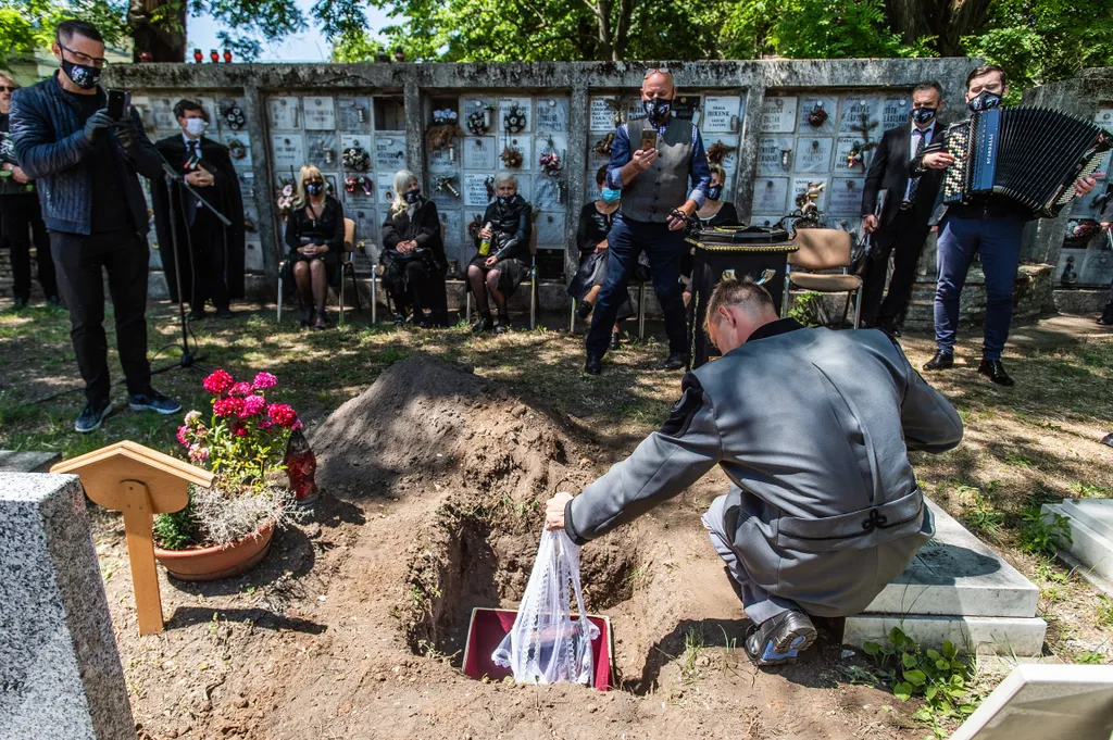 Szilágyi István temetése a Kozma utcai Új Köztemetőben 2020.05.22-én 
