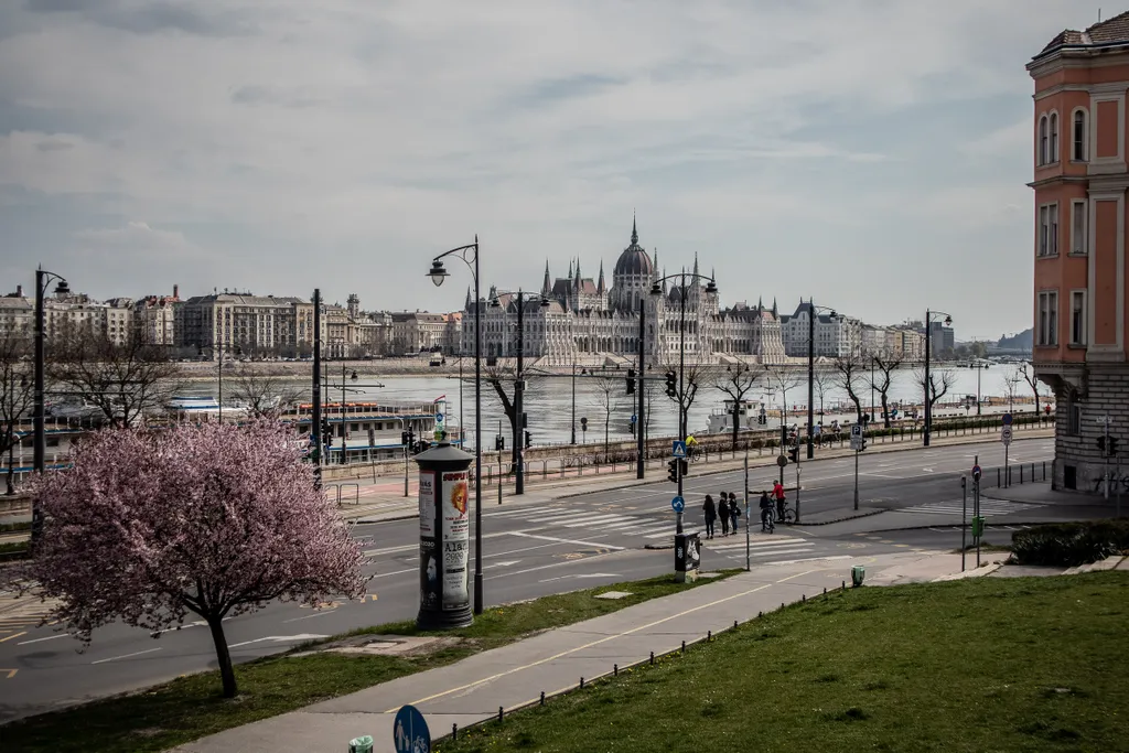 Kijárási korlátozás, üres belváros, korona vírus illusztrációk. koronavírus fertőzés néptelen betegség 2020.03.28 Budapest
Fotó: Csudai Sándor - Origo 