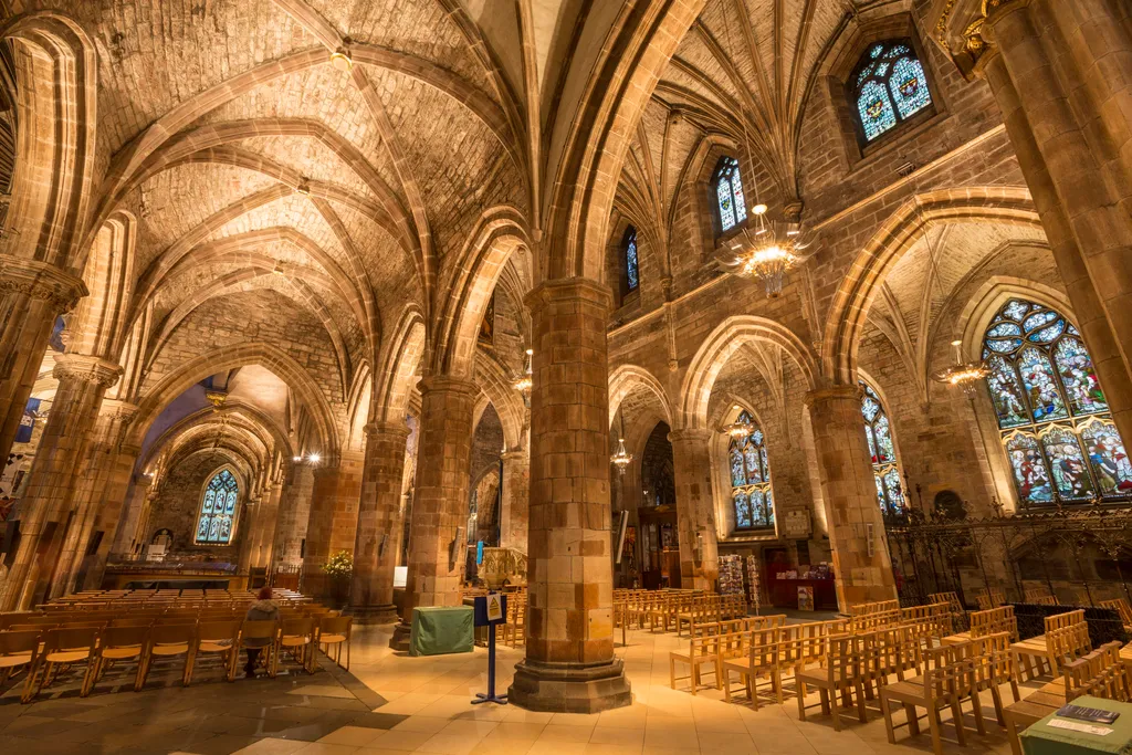 ARCHITECTURE BUILDING CATHEDRAL Christianity CHURCH COLUMN CULTURAL TOURISM Day Edinburgh EUROPE Gothic Heritage HISTORY HORIZONTAL Incidental People Indoors Landmark medieval times People RELIGION RELIGIOUS BUILDING ribbed vaulting Scotland St. Giles Cat