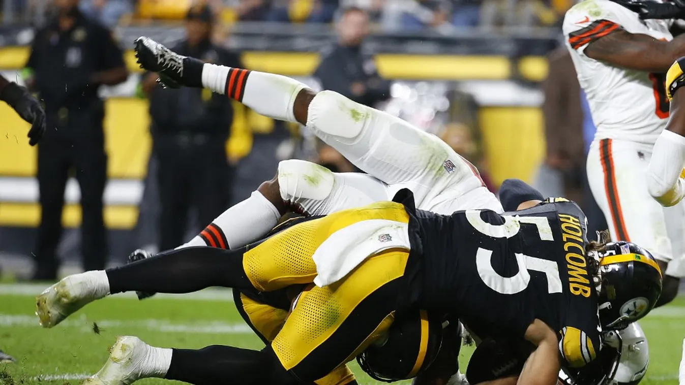 Cleveland Browns v Pittsburgh Steelers GettyImageRank2 American Football - Sport USA Pennsylvania Pittsburgh Physical Injury Photography Acrisure Stadium Cleveland Browns NFL 55 Pittsburgh Steelers 24 DELE Match - Sport PersonalityInQueue Nick Chubb Cole 