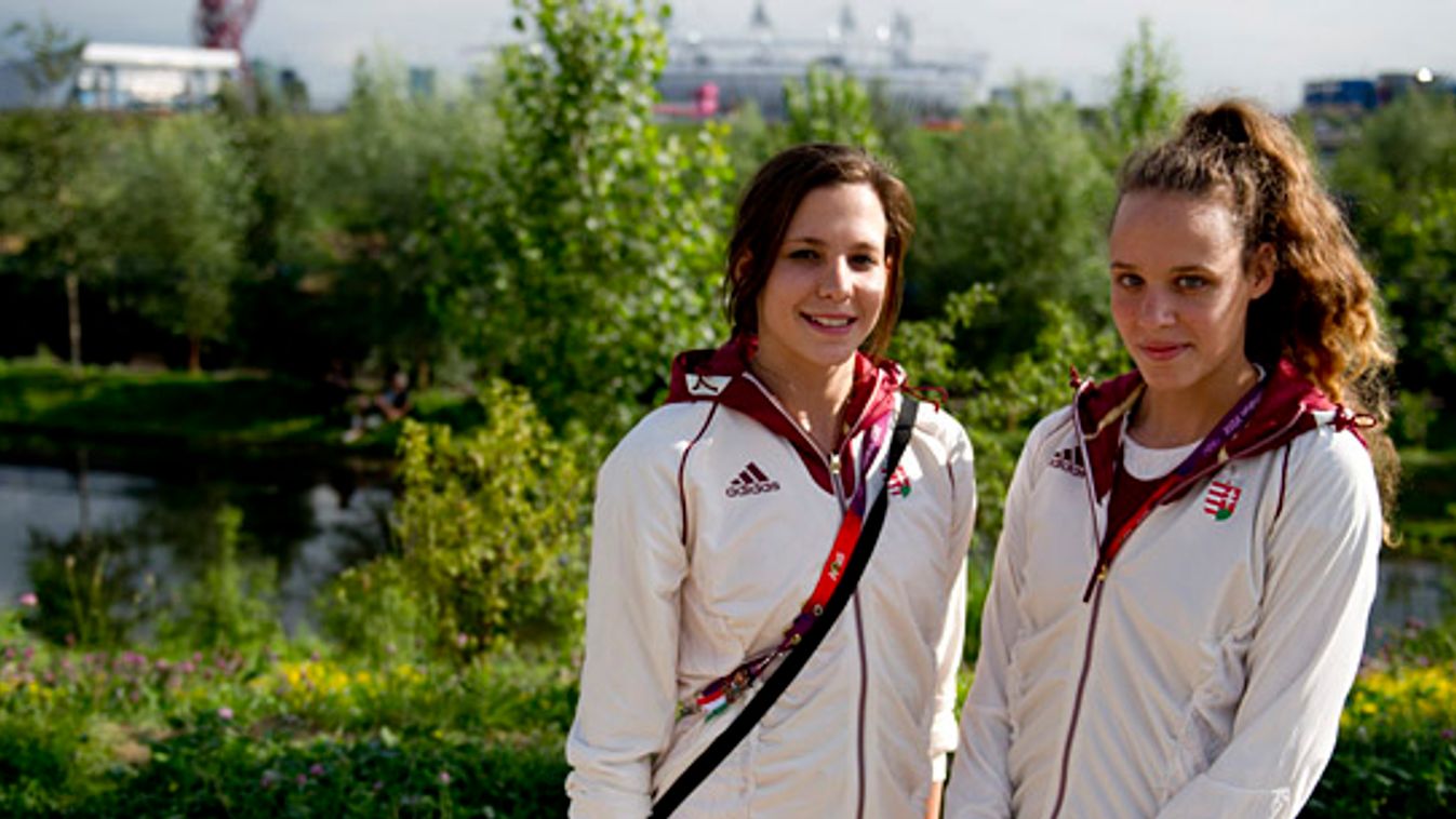 olimpia, london 2012, Czékus Eszter és Kiss Szofi szinkronúszók Londonban