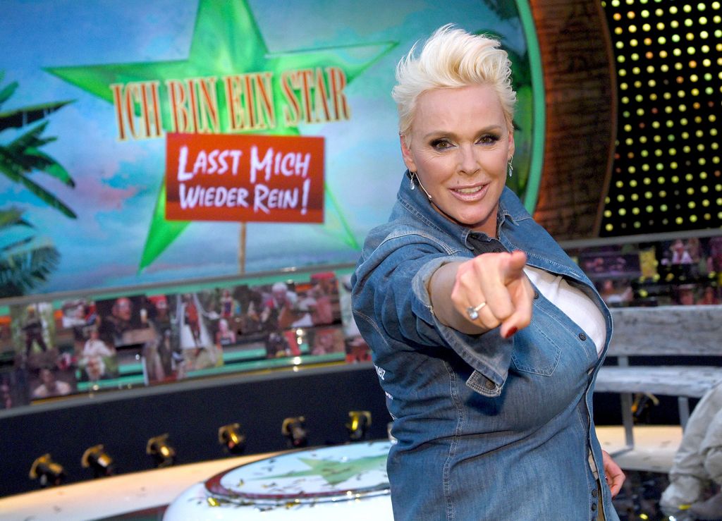 Television show 'I am a star - Let me back in' cheering Brigitte Nielsen SQUARE FORMAT 