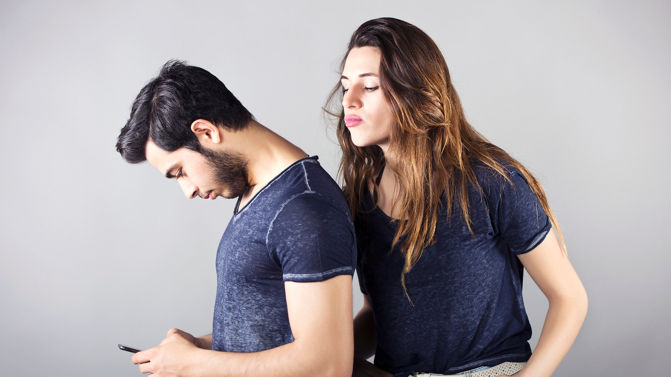 Mobile problem between couple Smart Phone Infidelity Relationship Difficulties Young Women Women Young Men Men Careless Ignorance Ignoring Distant Dishonesty Divorce 20-24 Years Young Adult Furious Arguing Staring Watching Looking Catching Envy Irritation