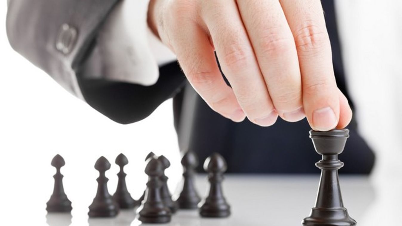 sakk játszma stratégia lépés gondolkodás befektetés 