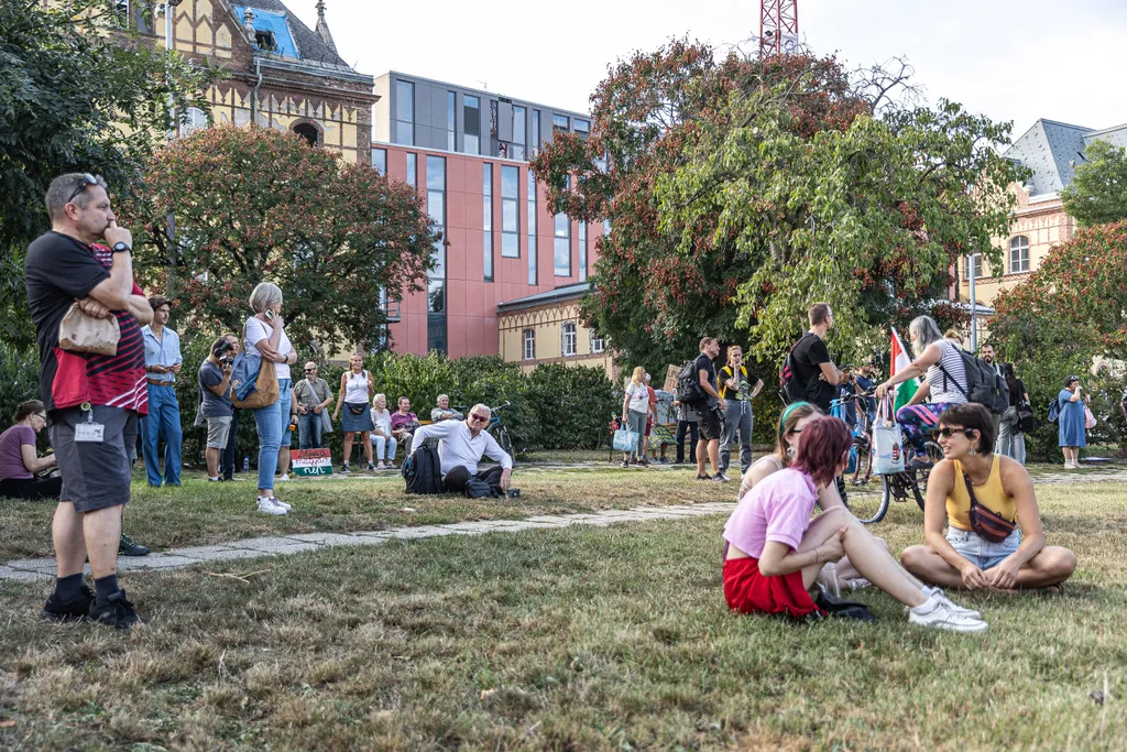 Demokrácia napi tüntetés, Budapest, 2023.09.15. oktatás, tanulás, tanítás, tanító, diák, tanár 