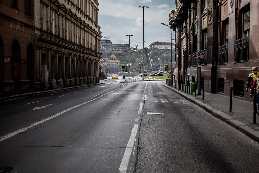 Kijárási korlátozás, üres belváros, korona vírus illusztrációk. koronavírus fertőzés néptelen betegség 2020.03.28 Budapest
Fotó: Csudai Sándor - Origo 