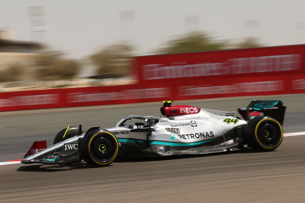 Forma-1, teszt, Bahrein 1. nap, Hamilton, Mercedes 