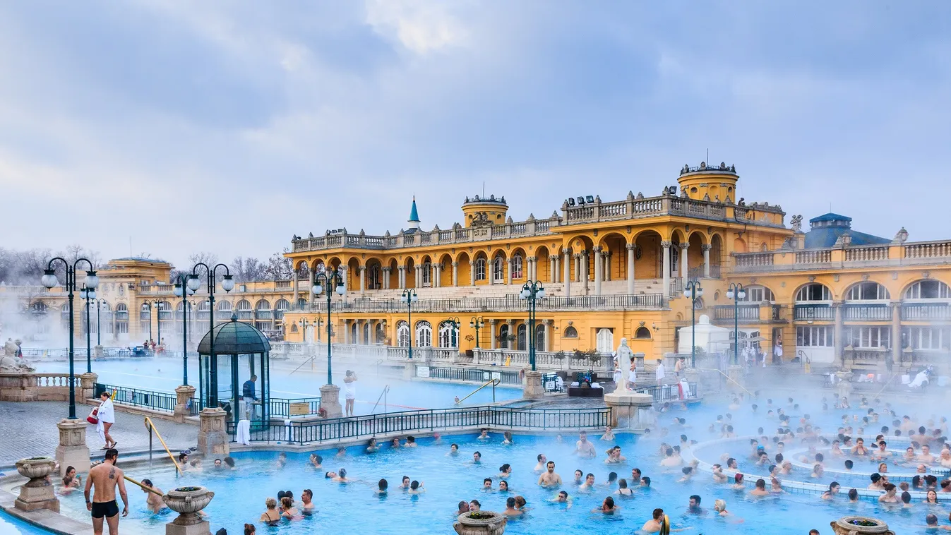 Budapest Széchenyi fürdő medence 