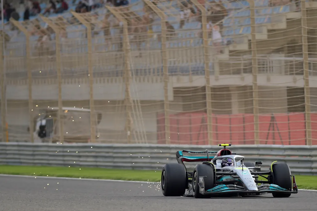 Forma-1, teszt, Bahrein 2. nap, Hamilton, Mercedes 