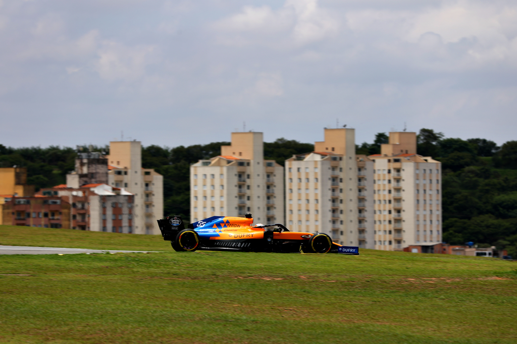 Forma-1, Carlos Sainz, McLaren, Brazil Nagydíj 