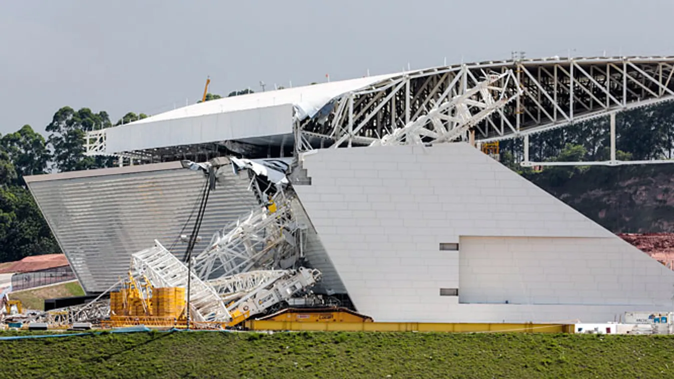 Tragédia a Sao Pauló-i Itaquerao Stadionban, Összeomlott egy daru a Sao Pauló-i Itaquerao Stadion tetőszerkezetén, legalább hárman meghaltak