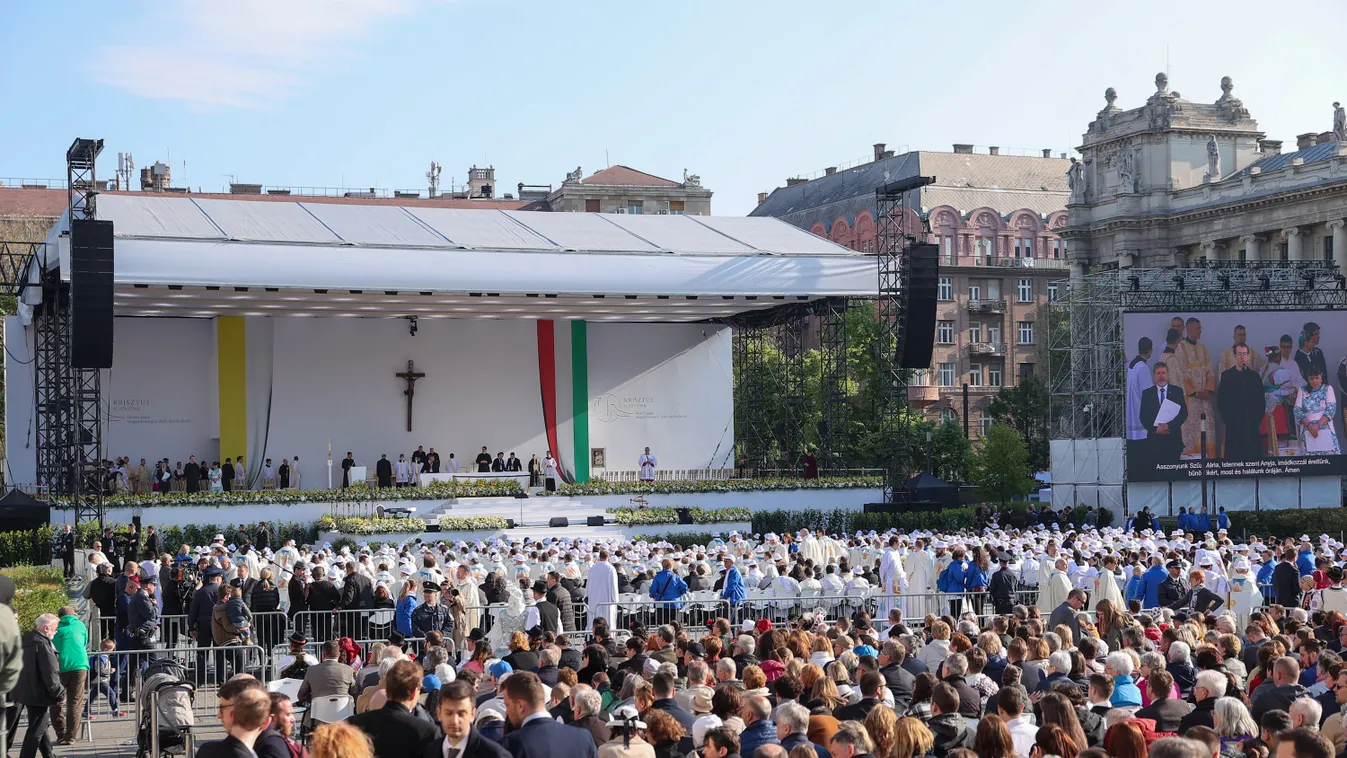 Ferencpápa2023, Ferenc pápa, pápalátogatás, háromnapos apostoli látogatás, Ferenc pápa magyarországi látogatása, Magyarország, vasárnap, 2023, Kossuth tér, mise, szentmise, Parlament előtt 