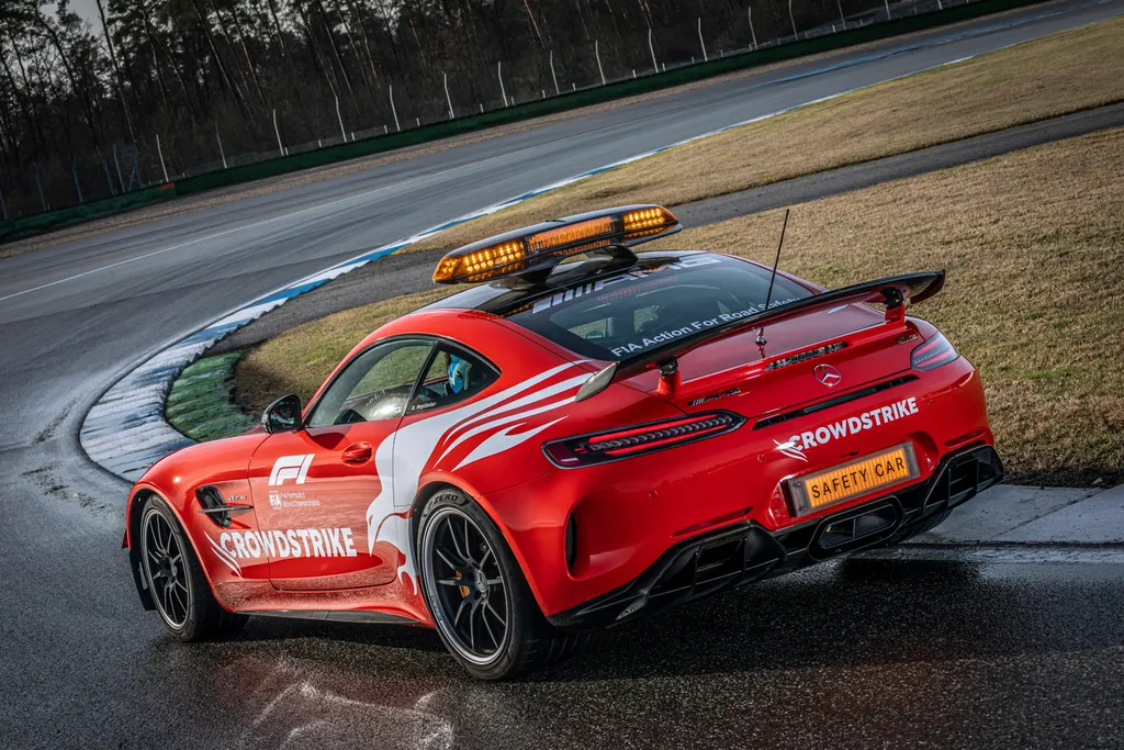 Forma-1, Safety Car, biztonsági autó, Mercedes AMG GT R 