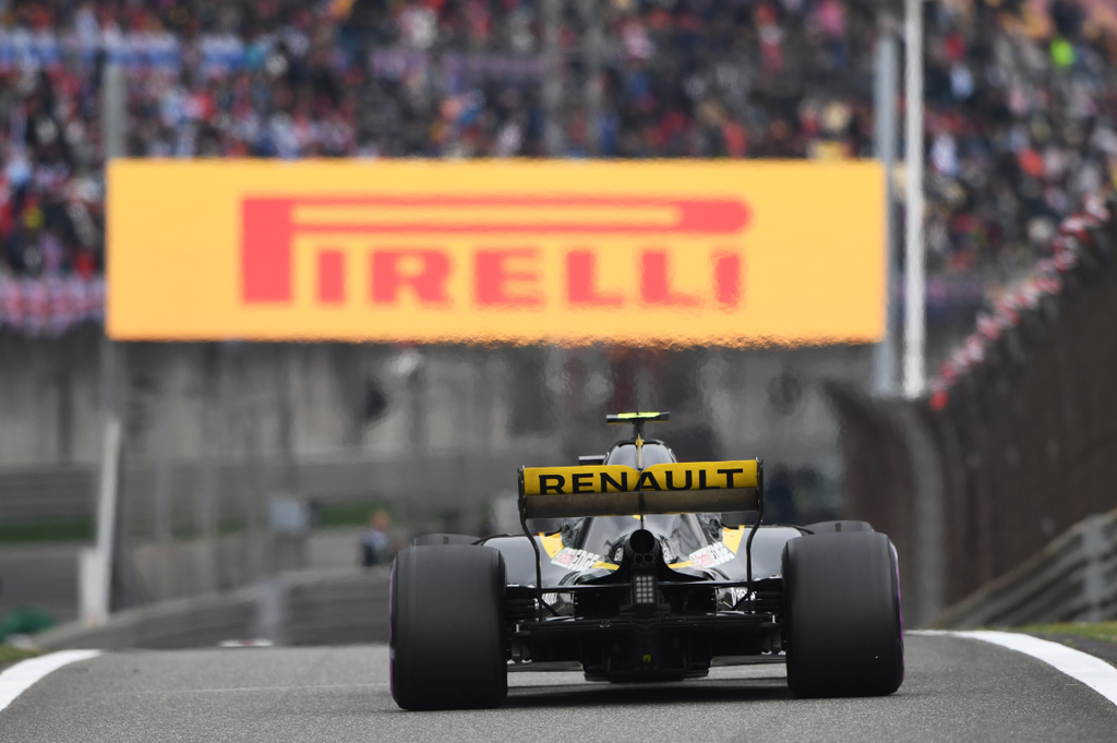 A Forma-1-es Kínai Nagydíj szombati napja, Carlos Sainz, Renault Sport Racing, Pirelli 