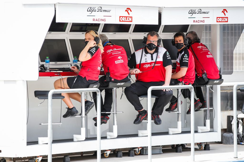 Forma-1, Ruth Buscombe, Jan Moncheaux, Alfa Romeo Racing, Bahrein teszt 1. nap 